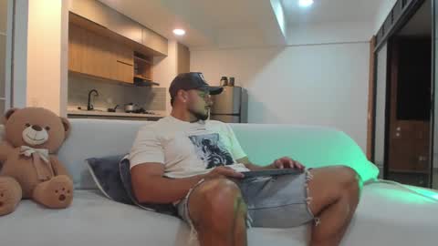 Jackson Wayne online show from November 17, 12:57 am