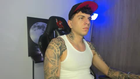 jacobb116 online show from November 26, 1:19 am