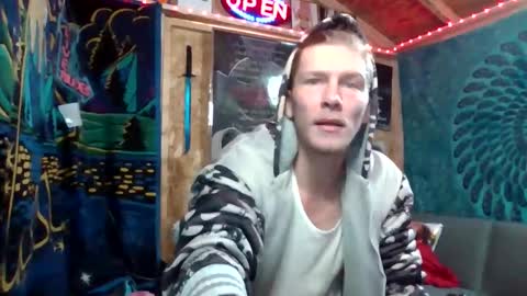 jacobsinthehood online show from December 16, 5:42 pm