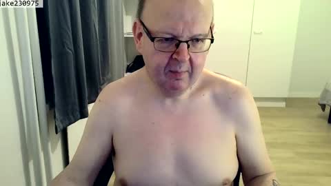 Jake2309 online show from April 18, 7:29 pm