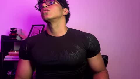 jake_hill1 online show from December 18, 6:31 am