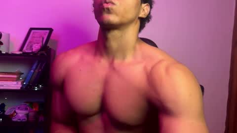 jake_hill1 online show from December 19, 6:32 am