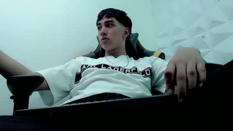 jake_tripp online show from December 9, 3:40 am