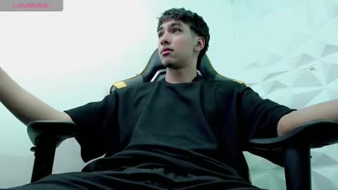 jake_tripp online show from December 17, 3:28 am