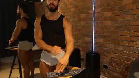 James Axel online show from October 25, 2:41 pm