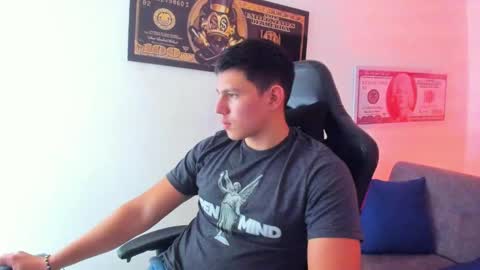 Snapshot of james_cr chatting on March 3, 8:29 pm james_cr online show from March 3, 8:29 pm