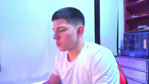 Snapshot of james_cr chatting on February 16, 4:09 am james_cr online show from February 16, 4:09 am