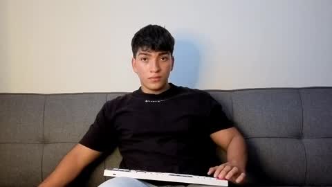 james_silva1 online show from April 19, 9:50 pm