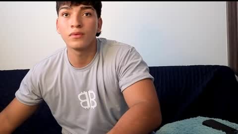 james_silva1 online show from April 18, 8:53 pm