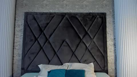 jamesgolden_ online show from March 12, 12:26 pm