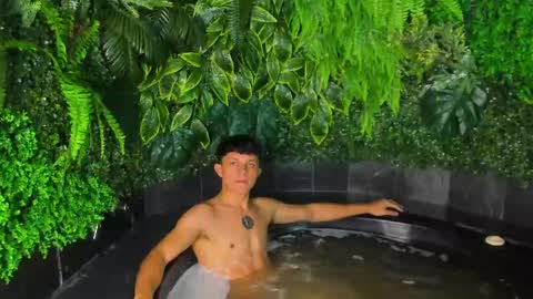 jamesgolden_ online show from March 7, 10:56 am