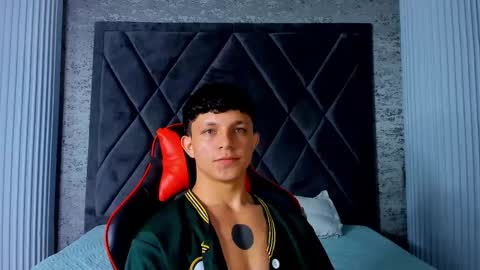 jamesgolden_ online show from March 10, 9:34 am