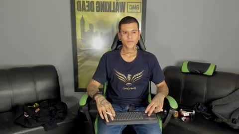 Snapshot of jamesinked_ chatting on January 12, 5:03 am Jamesinked  online show from January 12, 5:03 am
