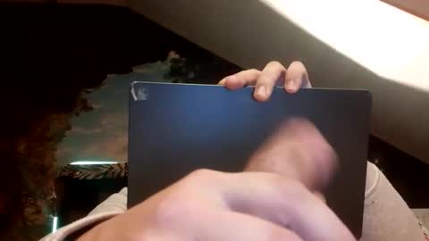 jamessisi online show from March 26, 1:32 am