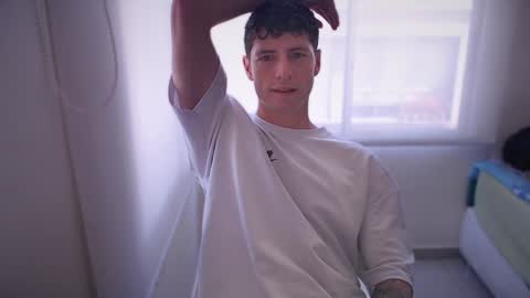 Snapshot of jamesss____ chatting on January 13, 3:47 pm jamesss____ online show from January 13, 3:47 pm