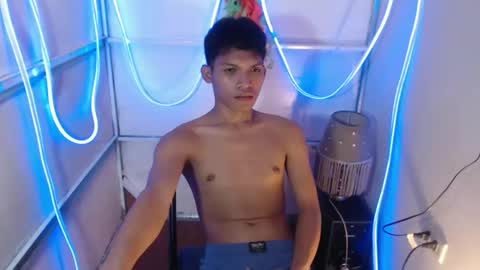 janlloyd04 online show from March 5, 3:03 am