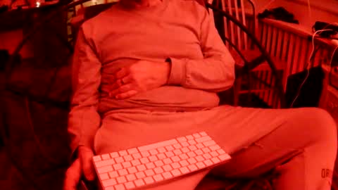 jasperh98 online show from December 18, 8:43 am