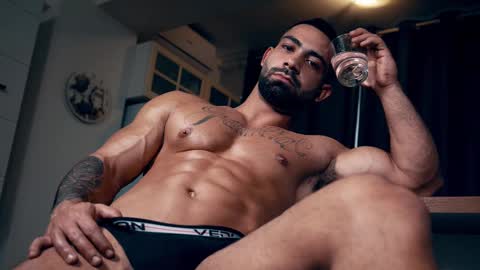 JaxonHunk online show from March 3, 8:07 pm