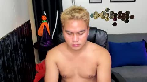 Snapshot of jay_hotcummer chatting on October 8, 8:35 pm JL online show from October 8, 8:35 pm