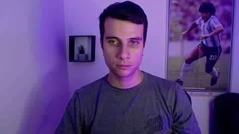 Jay Alvarrez online show from December 8, 9:30 pm