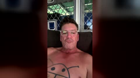 jaybee134257 online show from December 21, 1:35 am