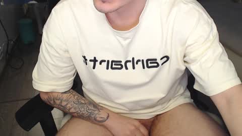 Snapshot of jayce_icestone chatting on February 2, 3:43 am Jayce online show from February 2, 3:43 am