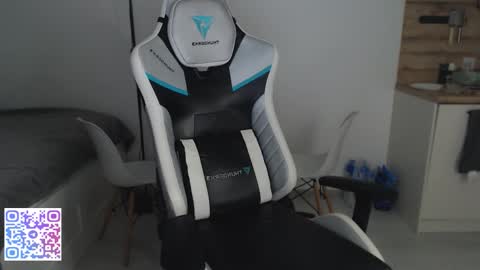 Jayce online show from October 6, 8:57 pm