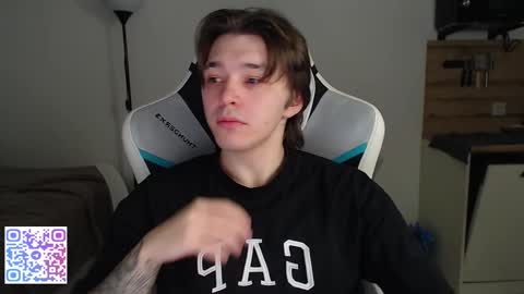 Jayce online show from November 18, 7:06 pm