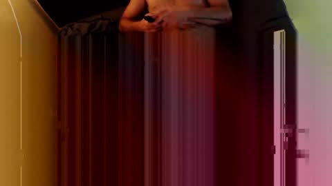 HUngBtmFl online show from January 6, 7:40 pm