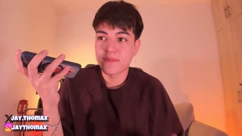 jaythomax online show from February 4, 7:11 pm