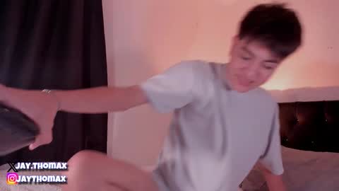 jaythomax online show from December 20, 8:12 pm