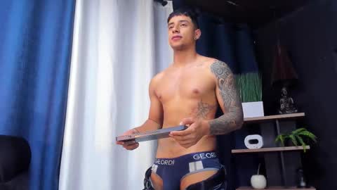 jaze_bradley online show from December 2, 11:35 am