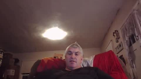 Snapshot of jecko71 chatting on December 30, 1:58 am dadbody71 online show from December 30, 1:58 am