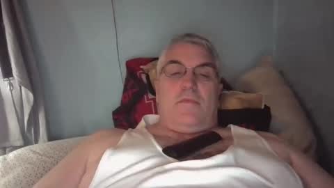 Snapshot of jecko71 chatting on December 14, 6:24 am dadbody71 online show from December 14, 6:24 am