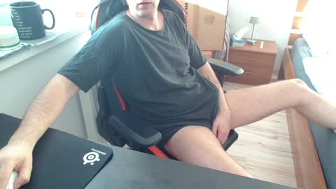 Snapshot of jerklove1006 chatting on January 13, 12:45 pm Boy likes daddies online show from January 13, 12:45 pm