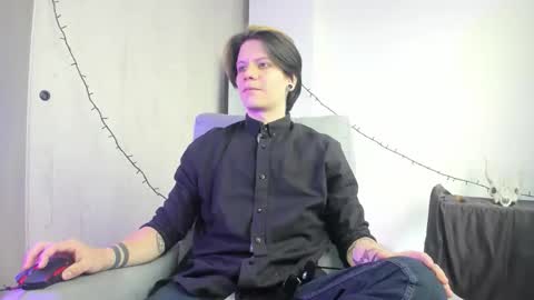 Angelo online show from December 17, 3:30 pm