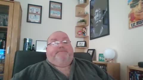 Snapshot of jerseyhammer01 chatting on January 8, 9:32 am Harry online show from January 8, 9:32 am