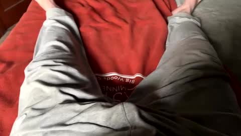 Snapshot of jerswill chatting on December 17, 4:43 pm Jeremys room chill and puff one enjoy online show from December 17, 4:43 pm