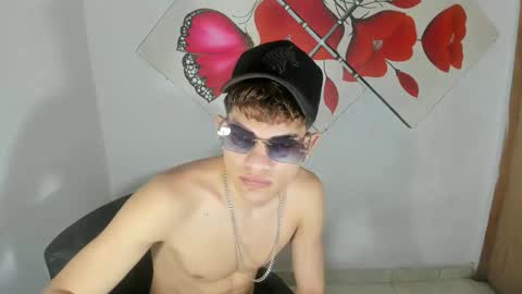 jesshot_bigcock online show from April 3, 3:09 pm