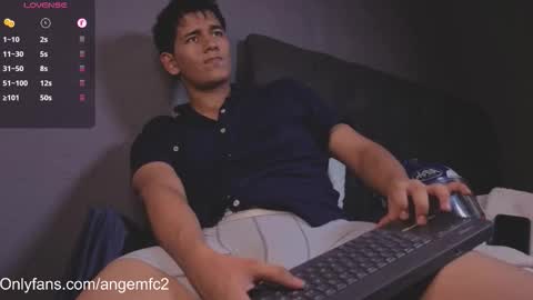 jett online show from March 22, 7:19 pm