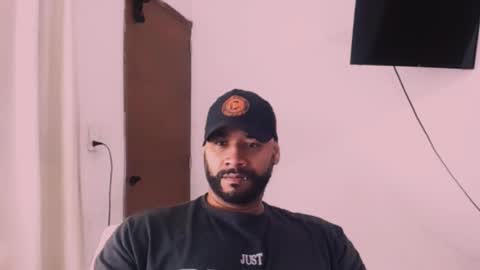 En moreno online show from January 13, 9:30 pm