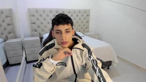 jhoanleandro online show from January 7, 5:01 am