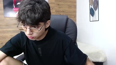 Jhoel online show from December 16, 8:37 pm