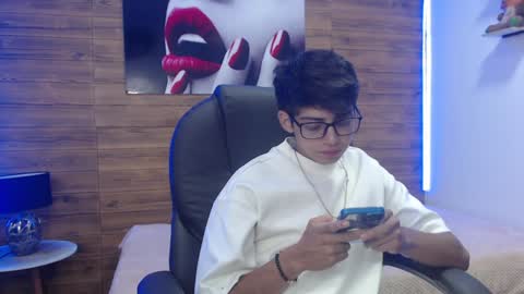 Jhoel online show from February 8, 12:50 pm