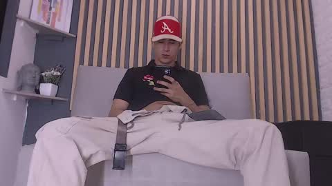 Snapshot of jhonn_rhyss chatting on January 22, 2:26 am Jhon online show from January 22, 2:26 am