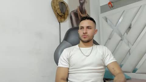 Snapshot of jhonny_flames7 chatting on December 24, 7:22 pm jhonny online show from December 24, 7:22 pm