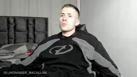 Jhonaiker online show from February 9, 11:42 pm