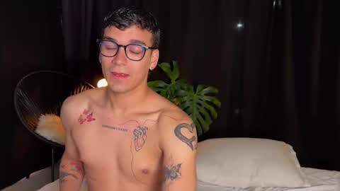 Jhonny  online show from March 8, 4:05 am