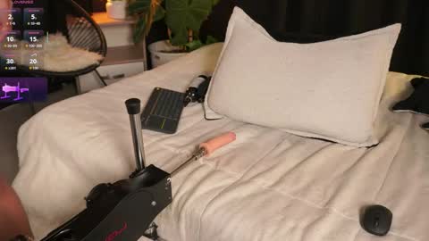 Jhonny  online show from February 15, 4:40 am