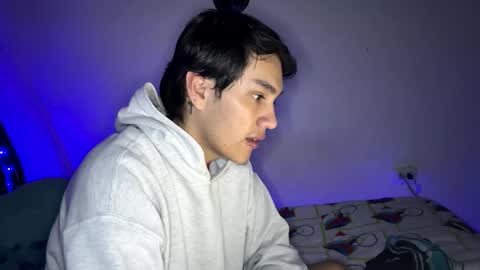 MODELO INDEPENDIENTE online show from March 6, 11:40 am